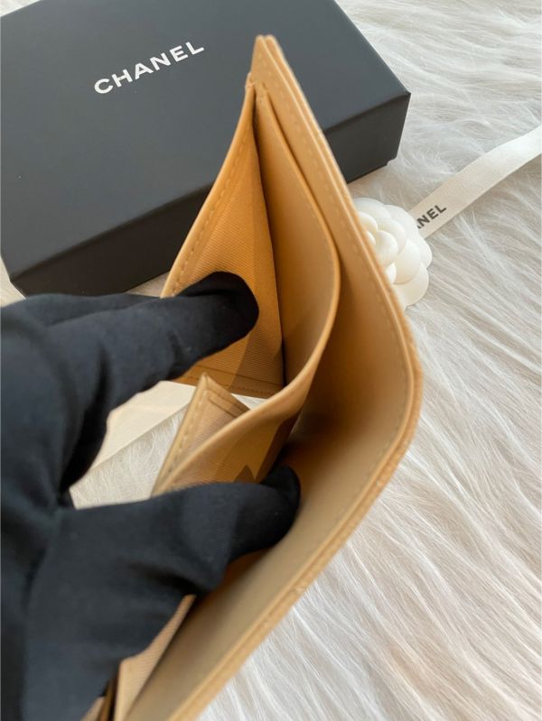 CHANEL 奶茶色金釦三折短夾 buywithada,france,全球代購,歐洲,exquisite,quality goods,posh,fancy,luxurious