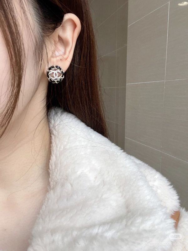 CHANEL 皮穿圓形耳環 buywithada,france,全球代購,歐洲,exquisite,quality goods,posh,fancy,luxurious