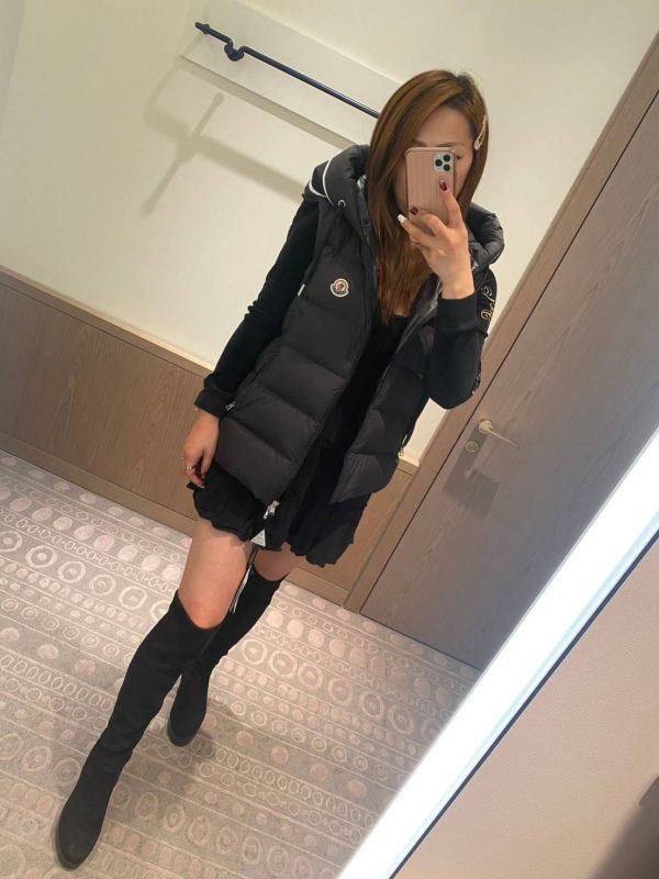 Moncler 2023 最新款羽絨背心含帽款 帽子Moncler字樣 size 3 buywithada,france,全球代購,歐洲,exquisite,quality goods,posh,fancy,luxurious