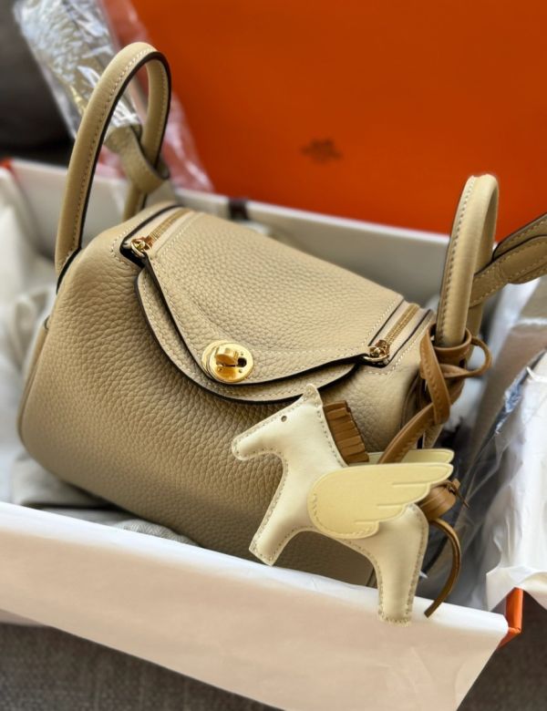 Hermès Mini Lindy S2風衣灰金釦 二代短背帶 buywithada,france,全球代購,歐洲,exquisite,quality goods,posh,fancy,luxurious