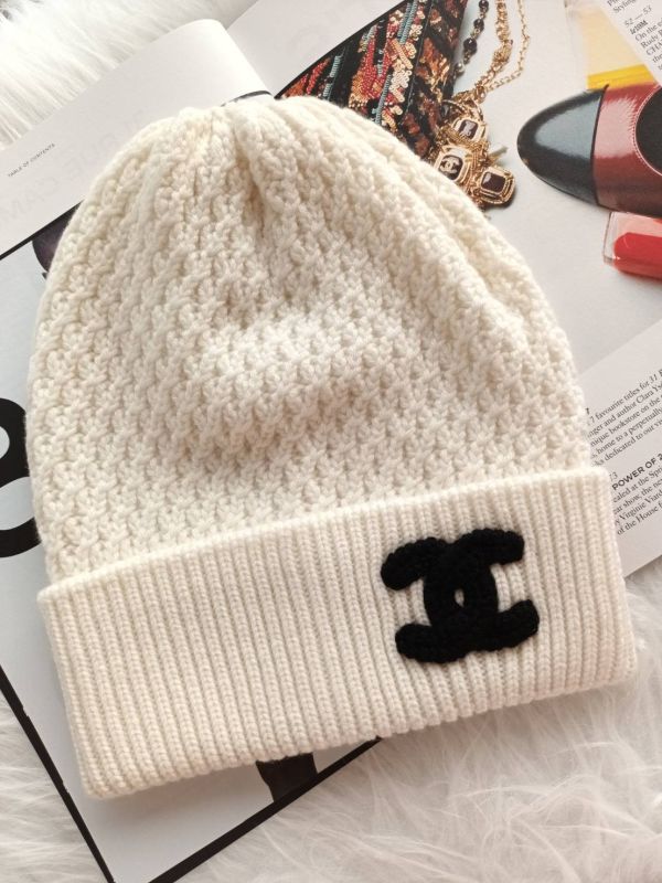 CHANEL 23B 最新款毛帽 白色厚毛黑CC LOGO buywithada,france,全球代購,歐洲,exquisite,quality goods,posh,fancy,luxurious
