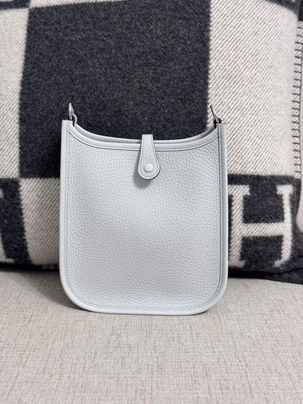 Hermes Evelyne mini 聖杯藍 現貨 buywithada,france,全球代購,歐洲,exquisite,quality goods,posh,fancy,luxurious