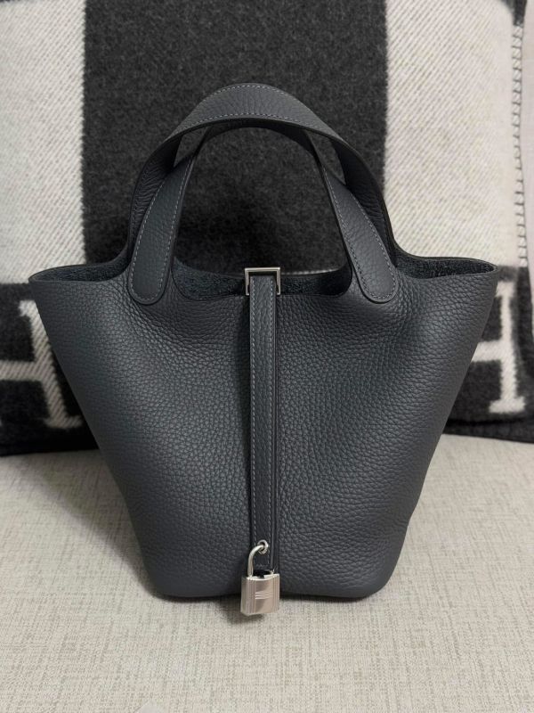 Hermes p18 霧霾灰銀釦 buywithada,france,全球代購,歐洲,exquisite,quality goods,posh,fancy,luxurious