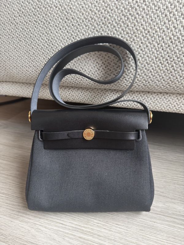 Hermès mini herbag 20 黑色金釦 台灣票 現貨 buywithada,france,全球代購,歐洲,exquisite,quality goods,posh,fancy,luxurious