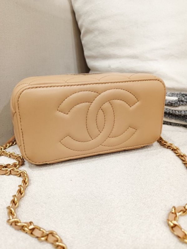 台灣現貨 CHANEL 限量奶茶金球長盒 內有鏡子款 底部CC LOGO buywithada,france,全球代購,歐洲,exquisite,quality goods,posh,fancy,luxurious