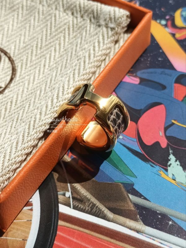 HERMES Olympe 小號耳骨釦 黑白蜥蜴皮金釦 buywithada,france,全球代購,歐洲,exquisite,quality goods,posh,fancy,luxurious