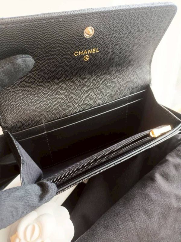 台灣現貨 Chanel 24 翻蓋中夾 黑荔枝皮 金屬雕刻CC logo buywithada,france,全球代購,歐洲,exquisite,quality goods,posh,fancy,luxurious