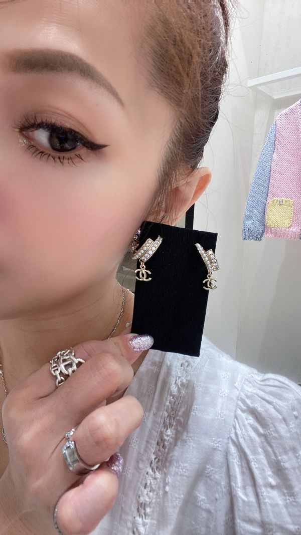 CHANEL 水鑽珍珠 雙環 LOGO 耳針 buywithada,france,全球代購,歐洲,exquisite,quality goods,posh,fancy,luxurious