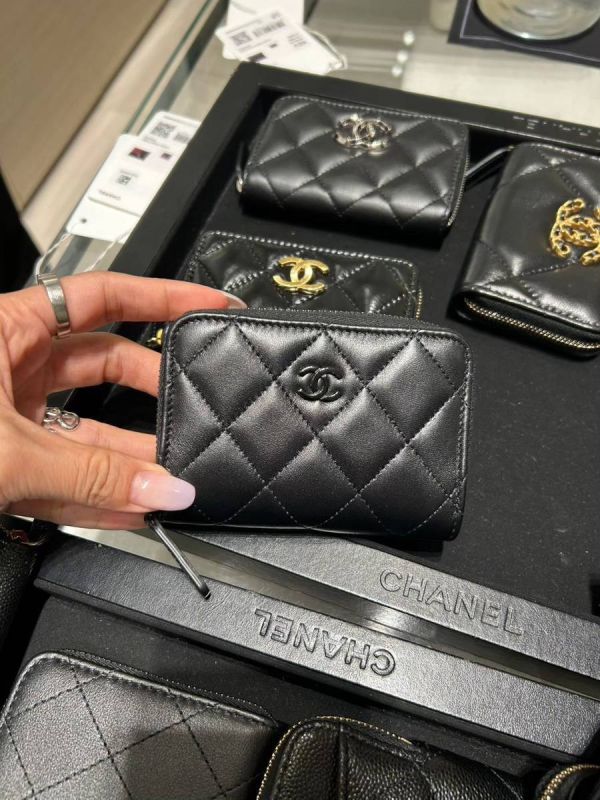 CHANEL so black 黑羊皮 ㄇ字零錢包 buywithada,france,全球代購,歐洲,exquisite,quality goods,posh,fancy,luxurious