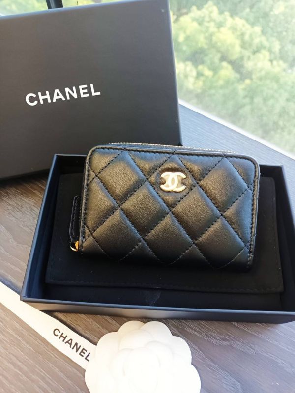 CHANEL 羊皮黑金 ㄇ字零錢包/卡包 buywithada,france,全球代購,歐洲,exquisite,quality goods,posh,fancy,luxurious