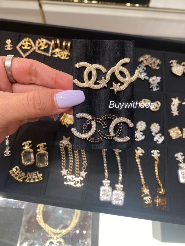 CHANEL 23K 超閃黑白大水鑽雙C耳針 buywithada,france,全球代購,歐洲,exquisite,quality goods,posh,fancy,luxurious