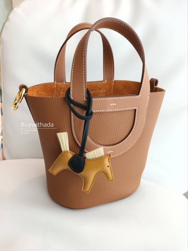 台灣現貨 HERMES INTHE LOOP 18 豬鼻菜籃子 金棕金釦 buywithada,france,全球代購,歐洲,exquisite,quality goods,posh,fancy,luxurious