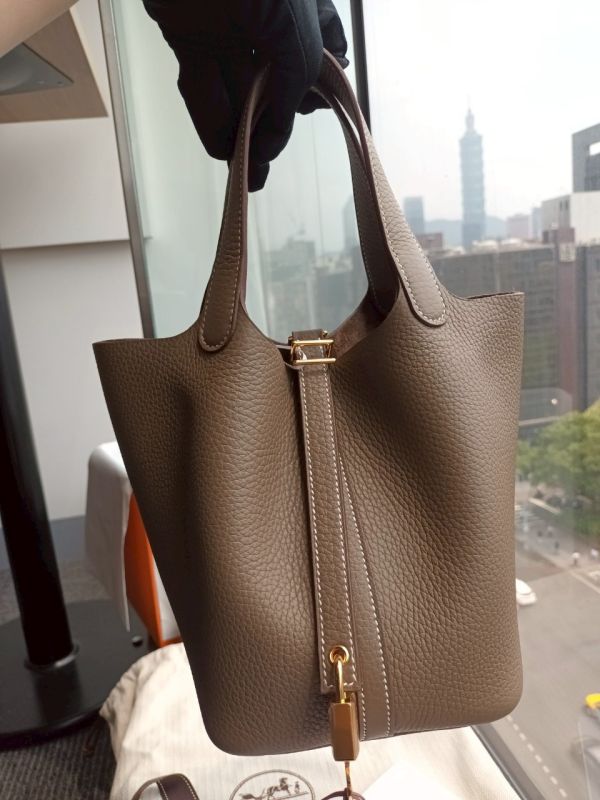 Hermes picotin 18 大象灰金釦 台灣現貨 buywithada,france,全球代購,歐洲,exquisite,quality goods,posh,fancy,luxurious