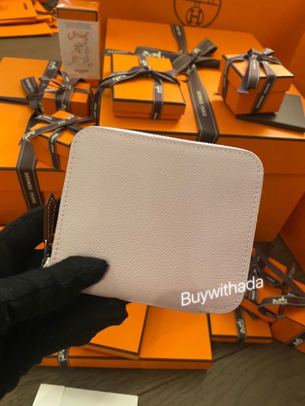 HERMES SILK IN COMPACT 絲巾短夾 09夢幻紫 最新內裡紅色牛仔印花 buywithada,france,全球代購,歐洲,exquisite,quality goods,posh,fancy,luxurious