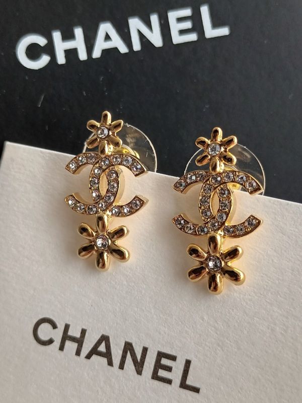 CHANEL 水鑽CC 色小花花耳針 buywithada,france,全球代購,歐洲,exquisite,quality goods,posh,fancy,luxurious