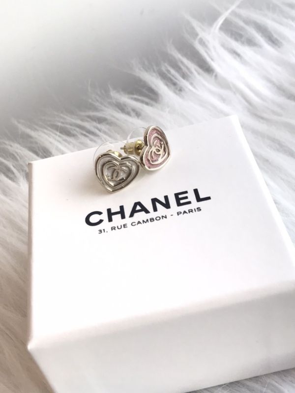 CHANEL 24S 白色雙愛心耳環 buywithada,france,全球代購,歐洲,exquisite,quality goods,posh,fancy,luxurious