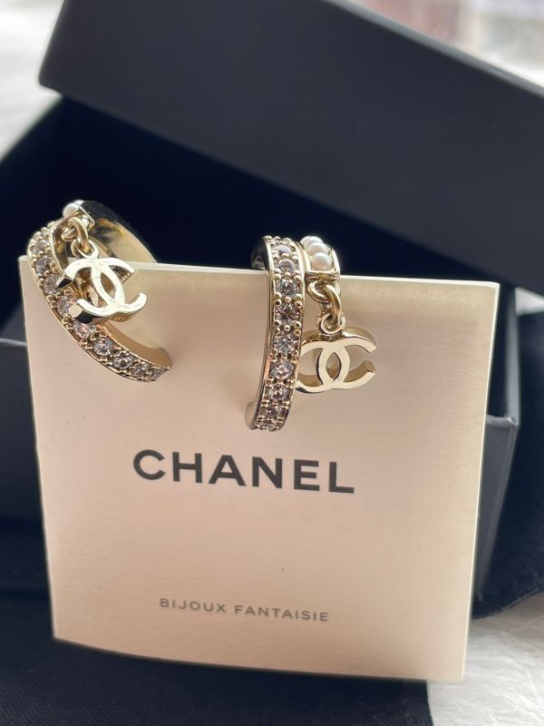 CHANEL 水鑽珍珠 雙環 LOGO 耳針 buywithada,france,全球代購,歐洲,exquisite,quality goods,posh,fancy,luxurious