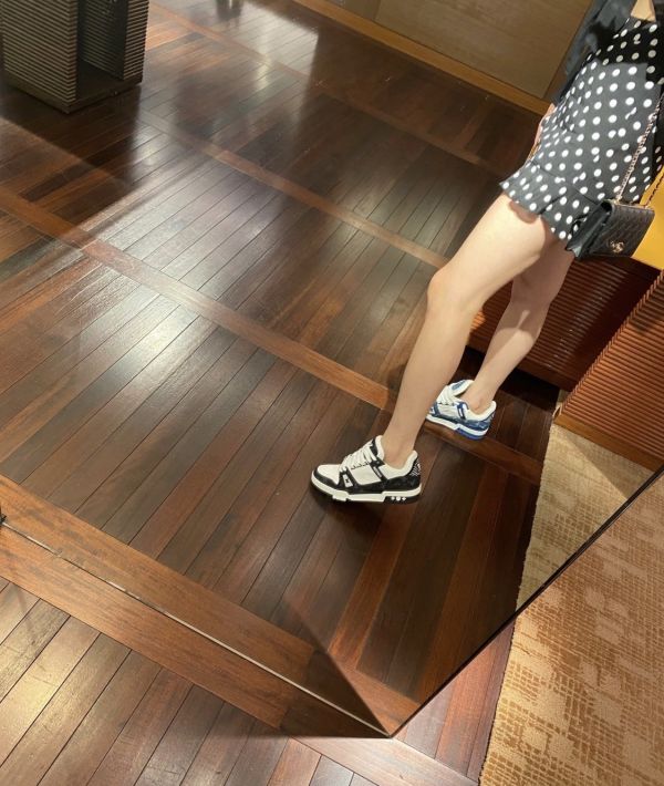 Lv trainer 牛仔藍/牛仔黑 buywithada,france,全球代購,歐洲,exquisite,quality goods,posh,fancy,luxurious