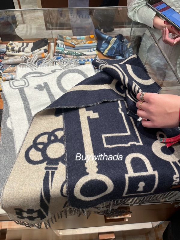 HERMES CASAQUE PORTE-CLEFS 雙面圍巾 buywithada,france,全球代購,歐洲,exquisite,quality goods,posh,fancy,luxurious