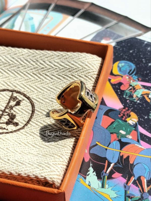HERMES Olympe 小號耳骨釦 黑白蜥蜴皮金釦 buywithada,france,全球代購,歐洲,exquisite,quality goods,posh,fancy,luxurious