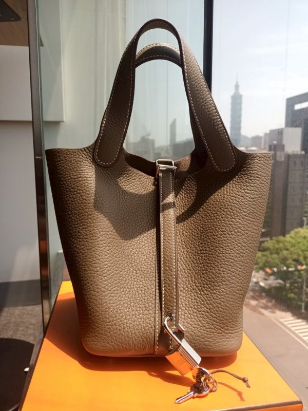 Hermès Picotin 18 大象灰銀釦 buywithada,france,全球代購,歐洲,exquisite,quality goods,posh,fancy,luxurious