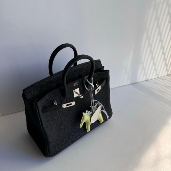Hermes 嫩芽黃小飛馬 現貨甜甜 代購,精品,ADA商店,網路商城,預約面交,buywithada,france,全球代購,歐洲,hermes,CHANEL,celine,lv,balenciaga,香奈兒,愛馬仕,路易威登,巴黎世家,VCA,CHROME HEARTS,克羅心,梵克雅寶,勾雅,高雅德,GOYARD