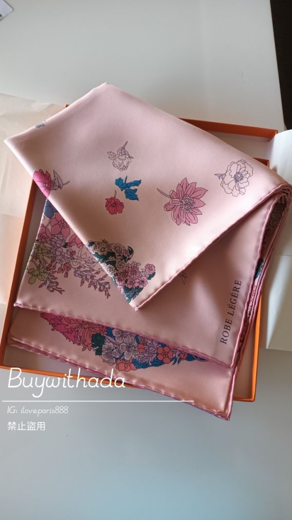 HERMES 絲巾 粉色 輕揚花衣 90*90 buywithada,france,全球代購,歐洲,exquisite,quality goods,posh,fancy,luxurious