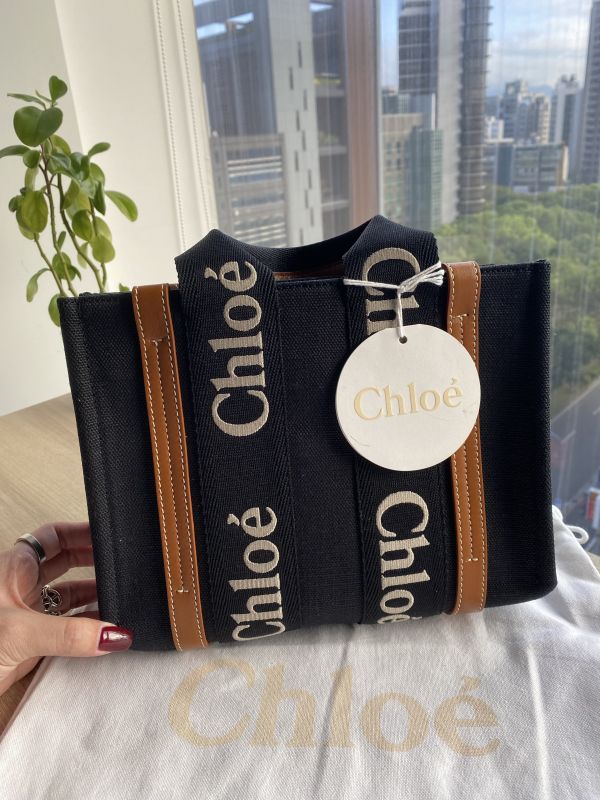 CHLOE SMALL WOODY TOTE BAG 黑色拚米色字 buywithada,france,全球代購,歐洲,exquisite,quality goods,posh,fancy,luxurious