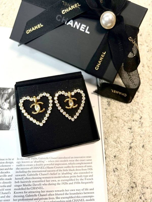 CHANEL 愛心大滿鑽耳夾 buywithada,france,全球代購,歐洲,exquisite,quality goods,posh,fancy,luxurious