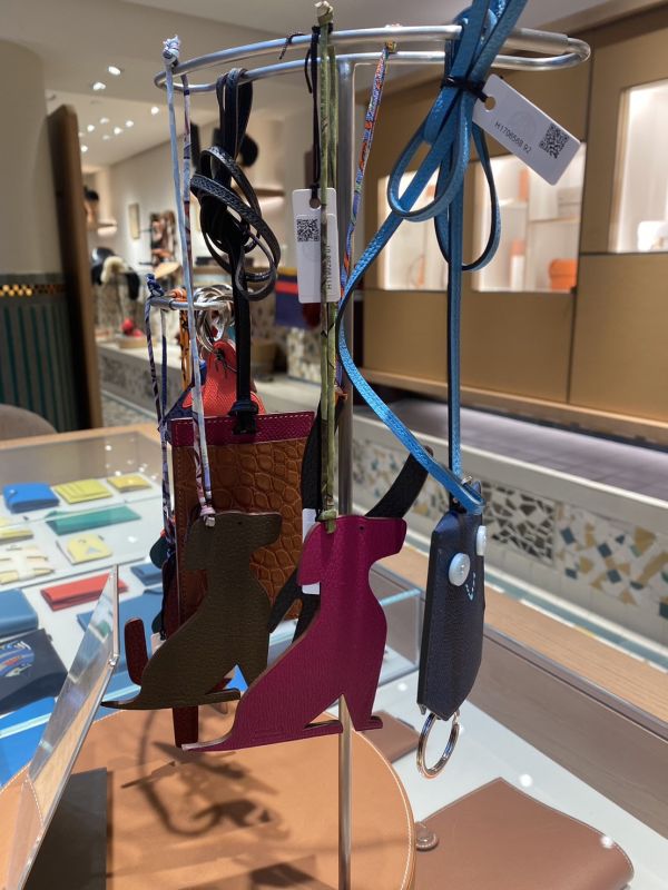 HERMES 雙面狗狗吊飾 buywithada,france,全球代購,歐洲,exquisite,quality goods,posh,fancy,luxurious