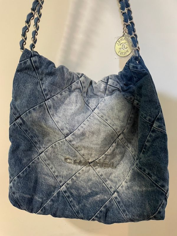 CHANEL 22 BAG 牛仔小號 buywithada,france,全球代購,歐洲,exquisite,quality goods,posh,fancy,luxurious