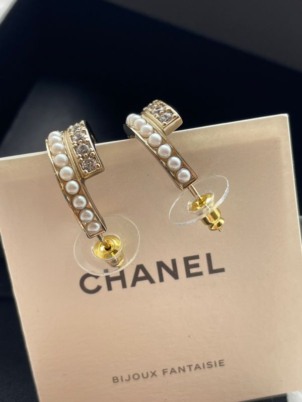 CHANEL 水鑽珍珠 雙環 LOGO 耳針 buywithada,france,全球代購,歐洲,exquisite,quality goods,posh,fancy,luxurious