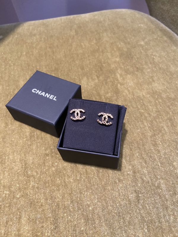 CHANEL 24P 高級感 金色菱格CC 耳針 現貨 buywithada,france,全球代購,歐洲,exquisite,quality goods,posh,fancy,luxurious