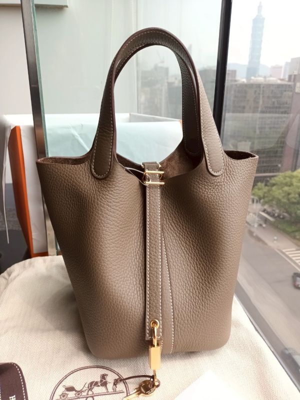 Hermes picotin 18 大象灰金釦 台灣現貨 buywithada,france,全球代購,歐洲,exquisite,quality goods,posh,fancy,luxurious