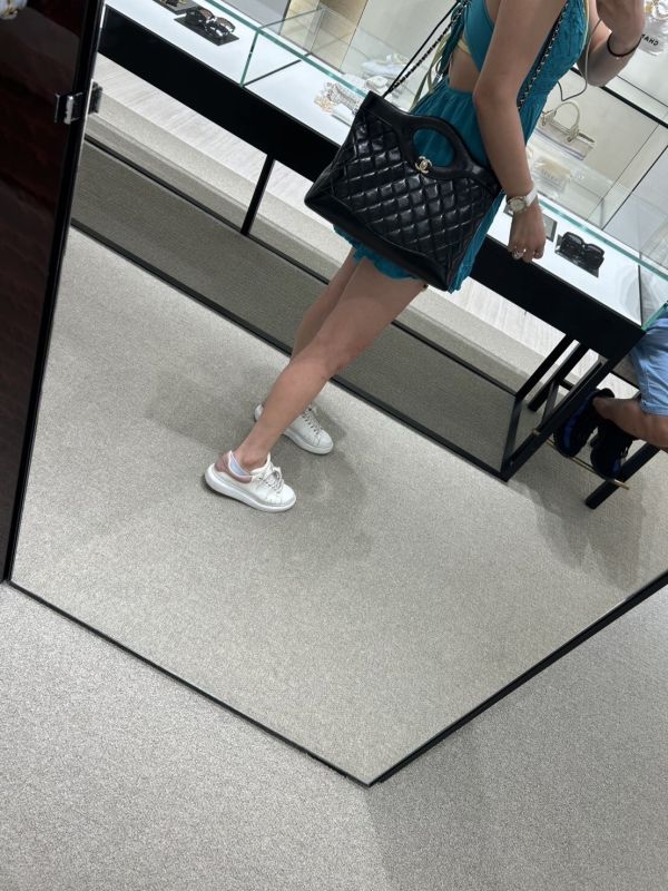 CHANEL 31BAG 小號  黑金 buywithada,france,全球代購,歐洲,exquisite,quality goods,posh,fancy,luxurious