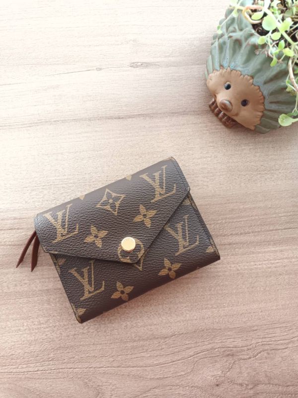 LV VICTORINE 三折短夾金釦 buywithada,france,全球代購,歐洲,exquisite,quality goods,posh,fancy,luxurious