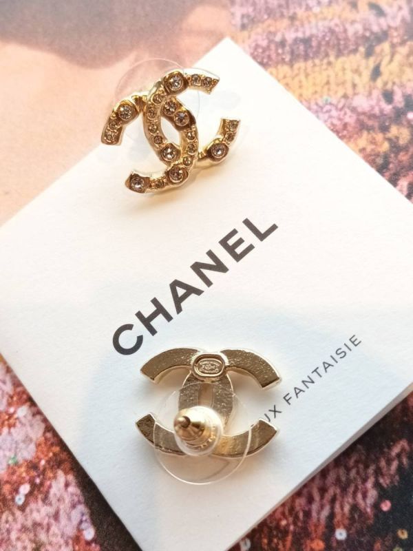 CHANEL 24S 新款金色CC  水鑽耳針 buywithada,france,全球代購,歐洲,exquisite,quality goods,posh,fancy,luxurious