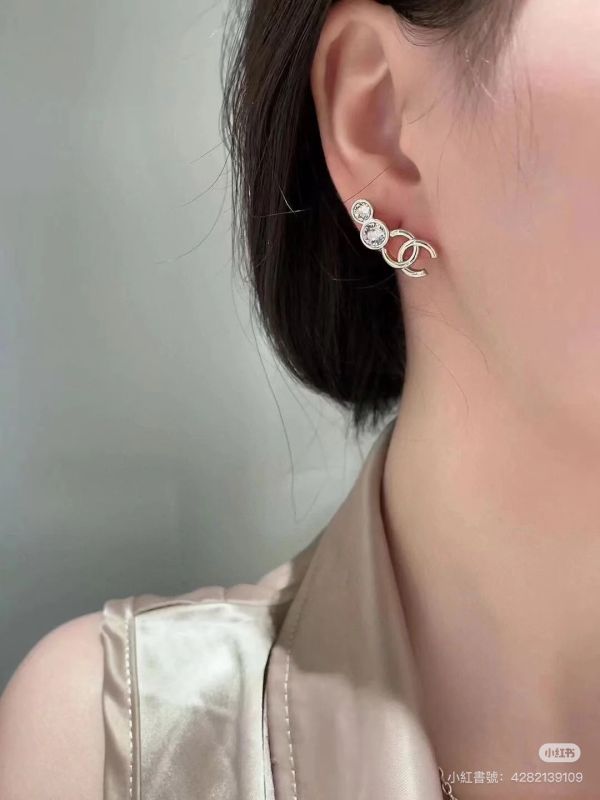 CHANEL 圓圓水鑽CC LOGO 耳環 buywithada,france,全球代購,歐洲,exquisite,quality goods,posh,fancy,luxurious