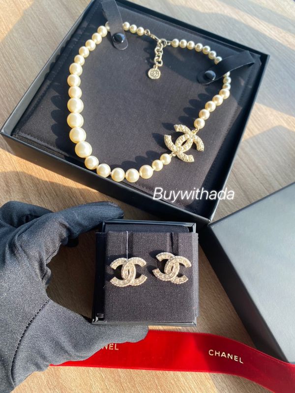 台灣現貨 CHANEL 經典雙排鑽雙C 水鑽耳環 buywithada,france,全球代購,歐洲,exquisite,quality goods,posh,fancy,luxurious