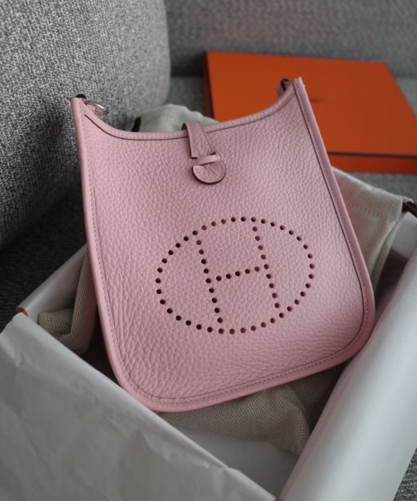 Hermes mini Evelyne 櫻花粉銀釦 buywithada,france,全球代購,歐洲,exquisite,quality goods,posh,fancy,luxurious