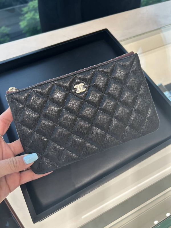 Chanel ㄧ字手拿包 小號 黑荔枝金 buywithada,france,全球代購,歐洲,exquisite,quality goods,posh,fancy,luxurious