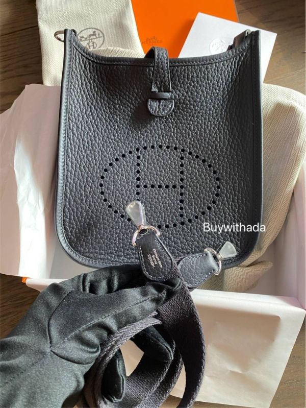 新鮮抵台 HERMES MINI EVELYNE 16 3Y藍黑色銀釦 W 刻 buywithada,france,全球代購,歐洲,exquisite,quality goods,posh,fancy,luxurious