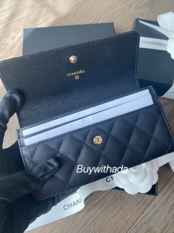 台灣現貨 Chanel 24 翻蓋中夾 黑荔枝皮 金屬雕刻CC logo buywithada,france,全球代購,歐洲,exquisite,quality goods,posh,fancy,luxurious
