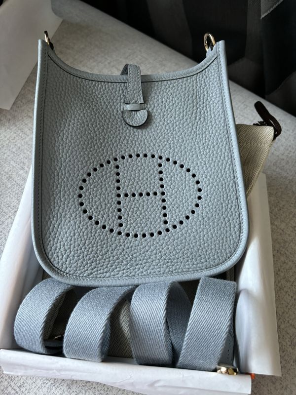 Hermes mini Evelyne 16 p0雲霧灰淡金 buywithada,france,全球代購,歐洲,exquisite,quality goods,posh,fancy,luxurious