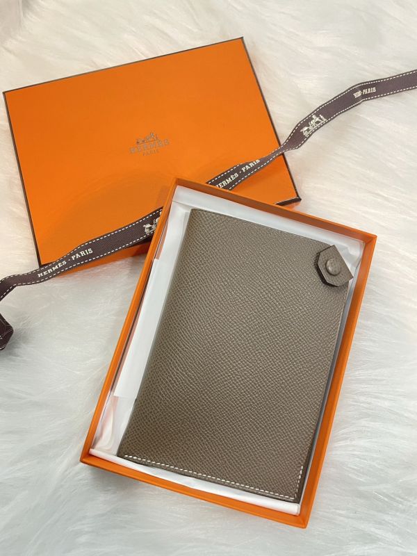 HERMES 護照夾 EPSOM 皮革 大象灰 buywithada,france,全球代購,歐洲,exquisite,quality goods,posh,fancy,luxurious