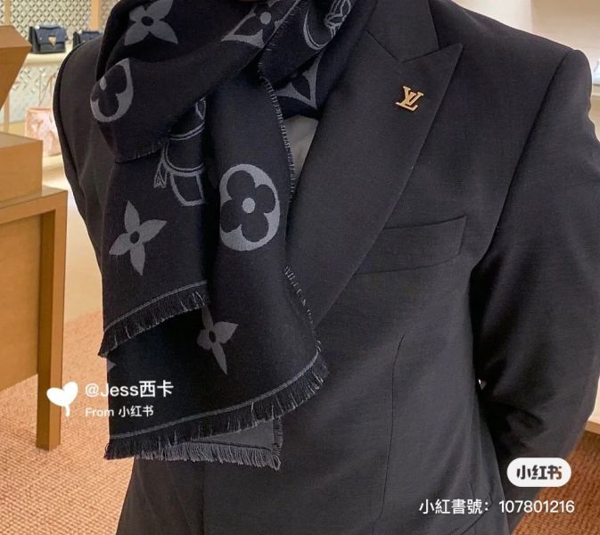 LV vivienne 限量版圍巾黑灰配色 buywithada,france,全球代購,歐洲,exquisite,quality goods,posh,fancy,luxurious