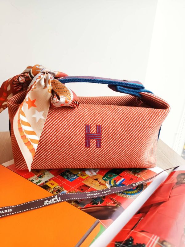 HERMES 編織手把 帆布化妝包/便當袋 紅色系 SIZE PM buywithada,france,全球代購,歐洲,exquisite,quality goods,posh,fancy,luxurious