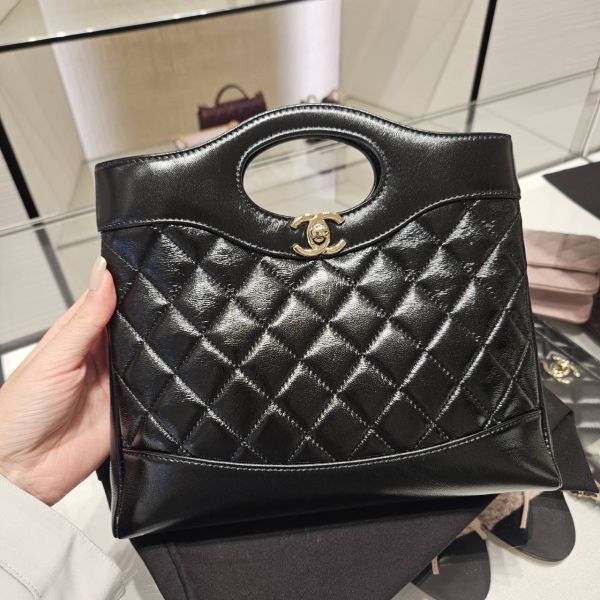 CHANEL 24S 31BAG MINI 黑金 buywithada,france,全球代購,歐洲,exquisite,quality goods,posh,fancy,luxurious