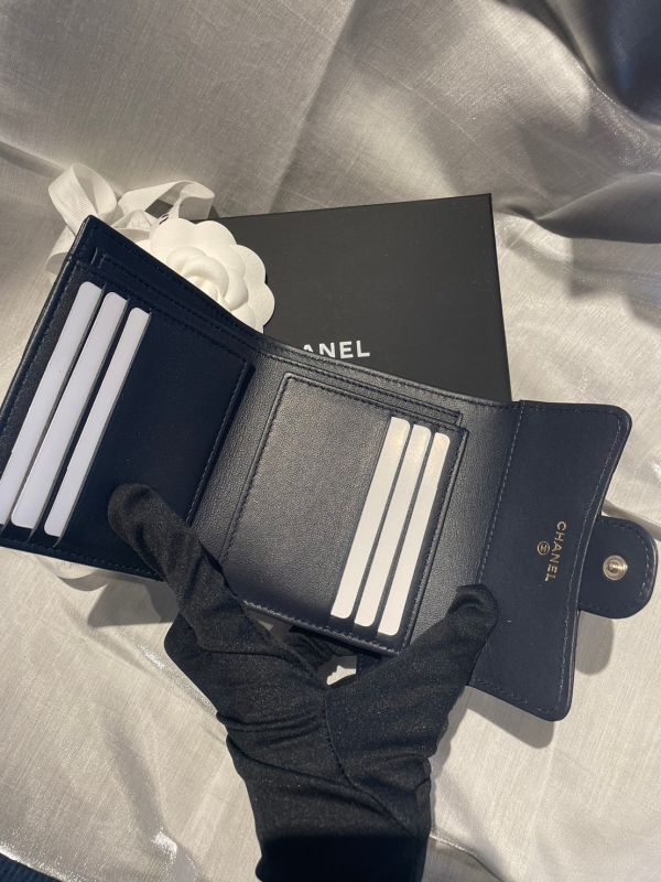 CHANEL 22K 三折短夾 羊皮 深藍銀釦 buywithada,france,全球代購,歐洲