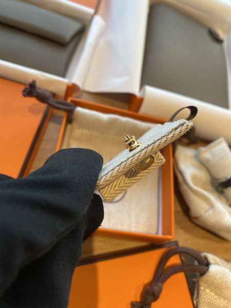 HERMES POP H MINI 耳環 奶茶金 buywithada,france,全球代購,歐洲,exquisite,quality goods,posh,fancy,luxurious